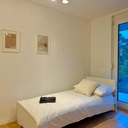 شقة Modern With Balcony Near Scs *