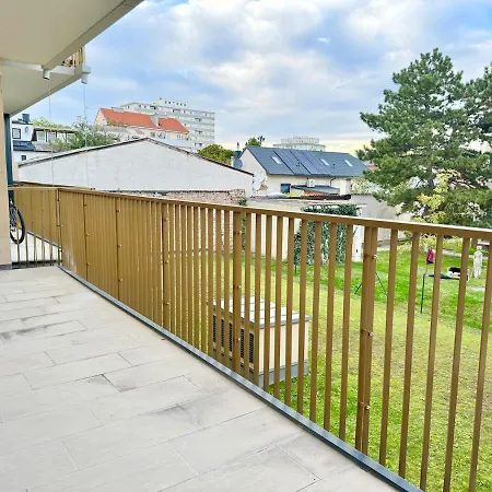 Modern With Balcony Near Scs * نيودورف