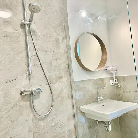 Modern With Balcony Near Scs Apartment Wiener Neudorf