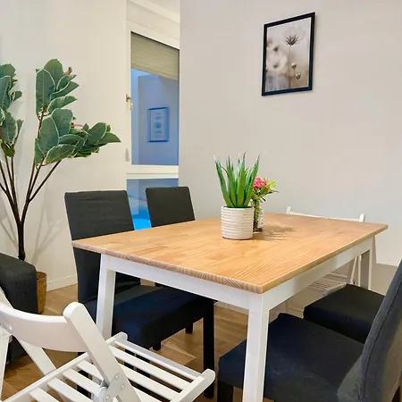 Appartement Modern With Balcony Near Scs