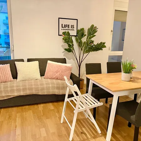 Modern With Balcony Near Scs Appartement Wiener Neudorf