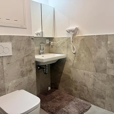 Modern With Balcony Near Scs شقة