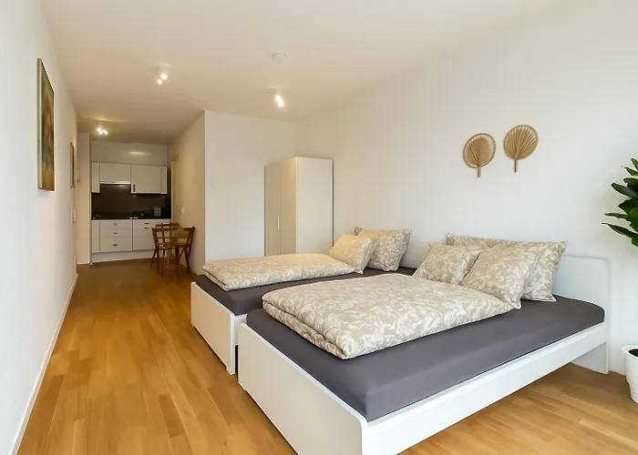 Modern With Balcony Near Scs Apartament Wiener Neudorf