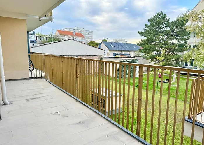 Modern With Balcony Near Scs * Wiener Neudorf