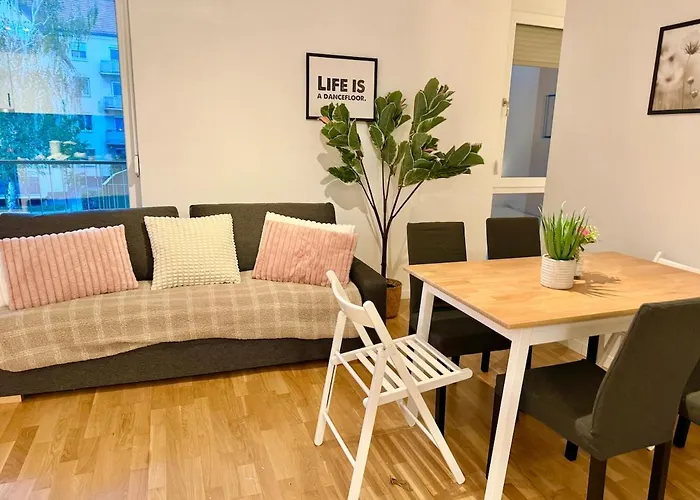 Apartament Modern With Balcony Near Scs