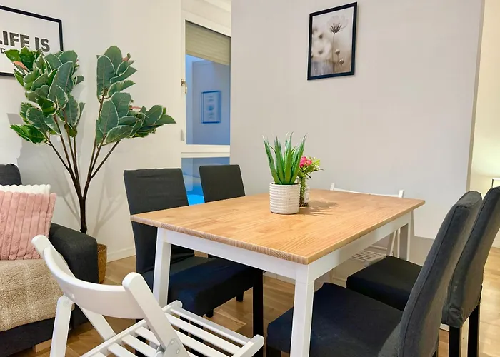 Apartament Modern With Balcony Near Scs