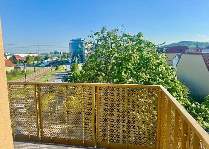 Modern With Balcony Near Scs * Wiener Neudorf