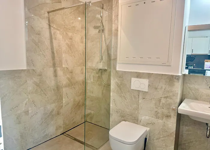 Modern With Balcony Near Scs * Wiener Neudorf