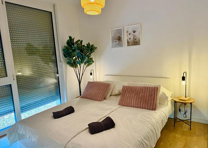 Modern With Balcony Near Scs Wiener Neudorf