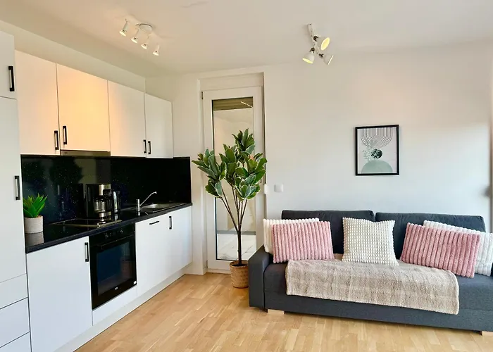 شقة Modern With Balcony Near Scs نيودورف